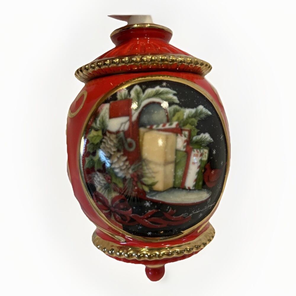 Precious Moments Christmas Treasure Holiday Delivery Mailbox Red Bird S. Winget